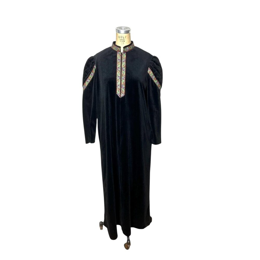 1970s velour robe with metallic paisley brocade trim by Evelyn Pearson Size XL
